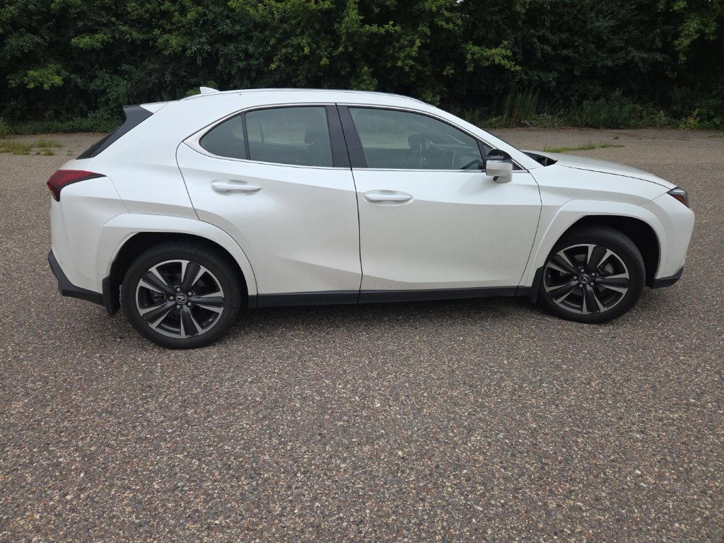 Used 2024 Lexus UX 250h AWD w/ Premium Package image 24
