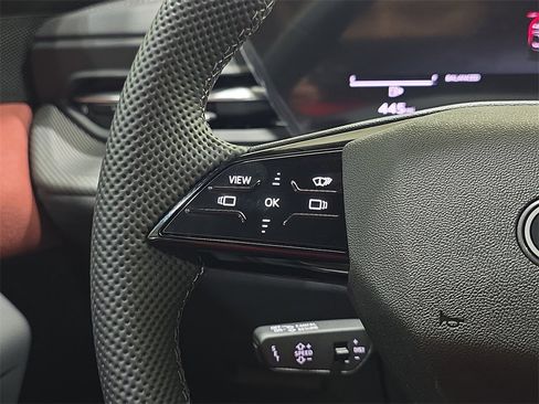 New 2025 Audi SQ5 Prestige image 16