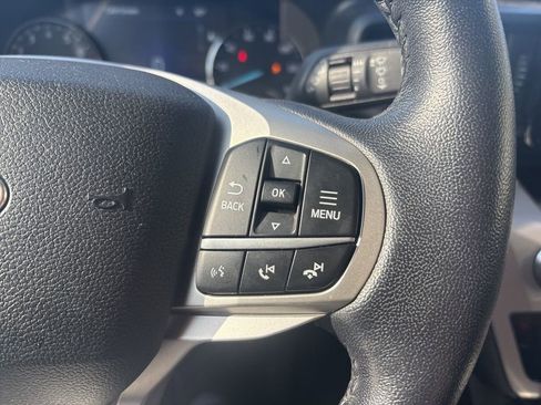 Used 2021 Ford Explorer XLT image 16