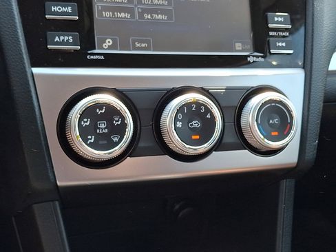 Used 2017 Subaru Crosstrek 2.0i Premium image 15