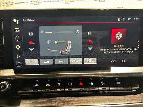 Used 2025 GMC Sierra 1500 SLT w/ SLT Premium Plus Package AWD/4WD image 40