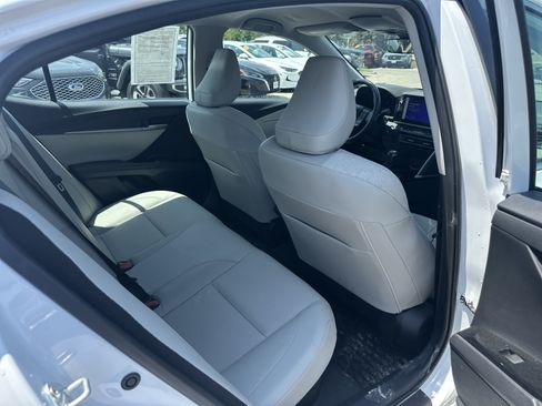 Used 2025 Toyota Camry XLE AWD/4WD image 15