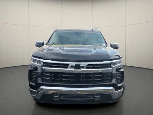 Used 2022 Chevrolet Silverado 1500 LT w/ LPO, Chrome Package image 2