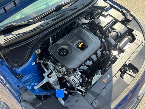 Used 2020 Hyundai Elantra SE FWD image 58
