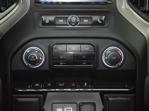 Used 2023 Chevrolet Silverado 1500 Custom AWD/4WD image 30