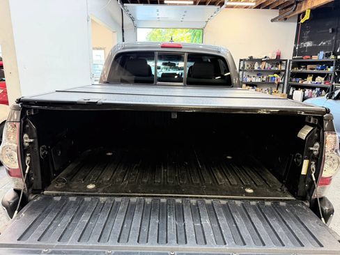 Used 2015 Toyota Tacoma 4x4 Double Cab w/ SR5 Package image 20