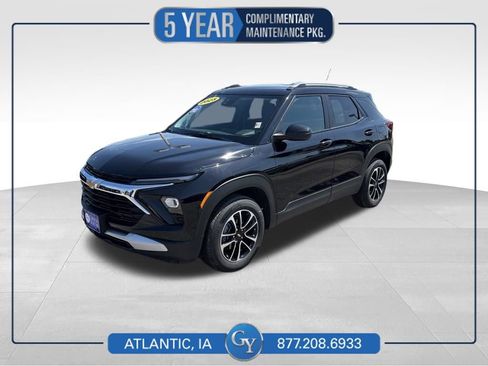 Used 2025 Chevrolet TrailBlazer LT AWD/4WD image 1