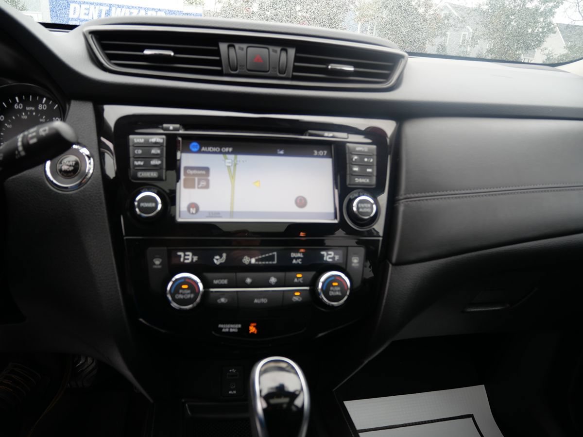 Used 2017 Nissan Rogue SL w/ SL Premium Package AWD/4WD image 13