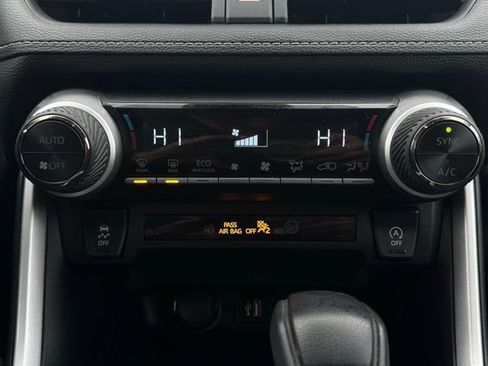 Used 2024 Toyota RAV4 XLE image 30