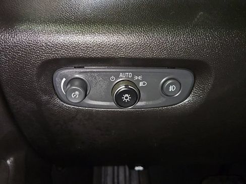 Used 2019 Chevrolet Traverse LT FWD image 36