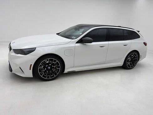 Used 2025 BMW M5 Touring w/ M Driver's Package image 5