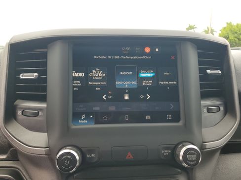 Used 2024 RAM 2500 Tradesman w/ Chrome Appearance Group image 23