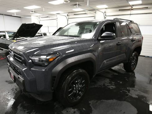 Used 2025 Toyota 4Runner SR5 image 3