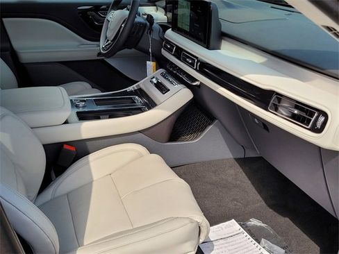 New 2025 Lincoln Aviator Reserve w/ Equipment Group 201A image 15