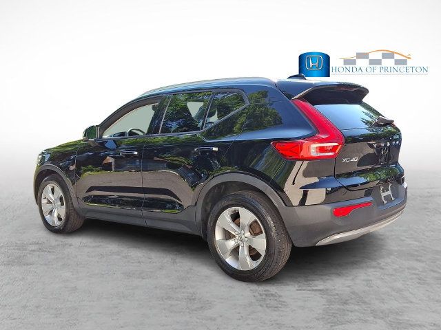 Used 2021 Volvo XC40 T5 Momentum AWD/4WD image 4