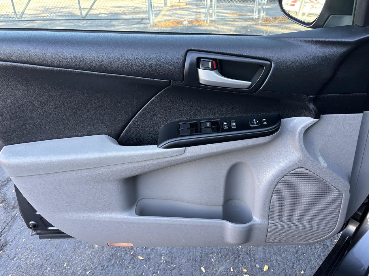 Used 2014 Toyota Camry LE w/ Fleet Convenience Package FWD image 21