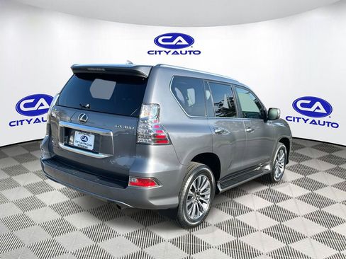 Used 2020 Lexus GX 460 Luxury w/ Accessory Package image 3