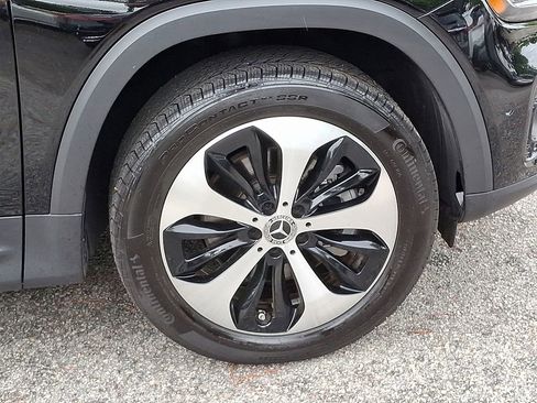 Used 2024 Mercedes-Benz GLB 250 4MATIC image 8