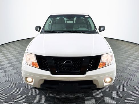 Used 2020 Nissan Frontier SV w/ Midnight Edition Floor Mats RWD image 2