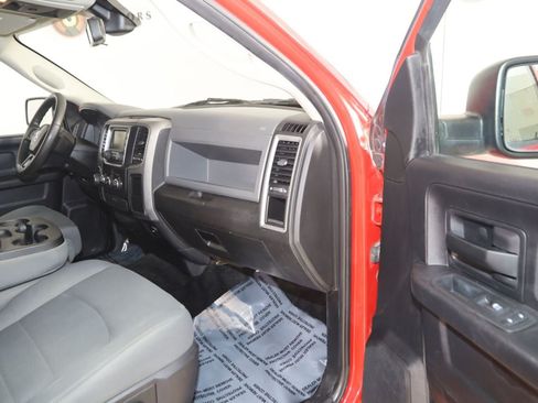 Used 2016 RAM 1500 ST AWD/4WD image 36