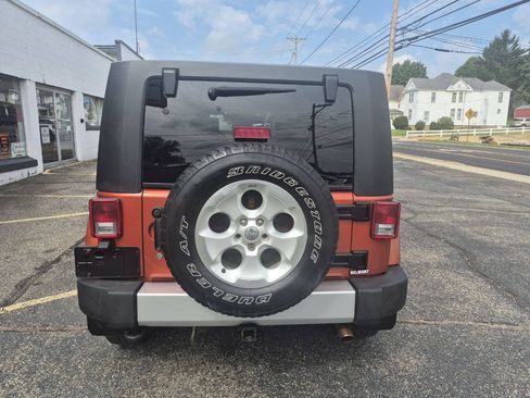 Used 2009 Jeep Wrangler Unlimited Sahara AWD/4WD image 8