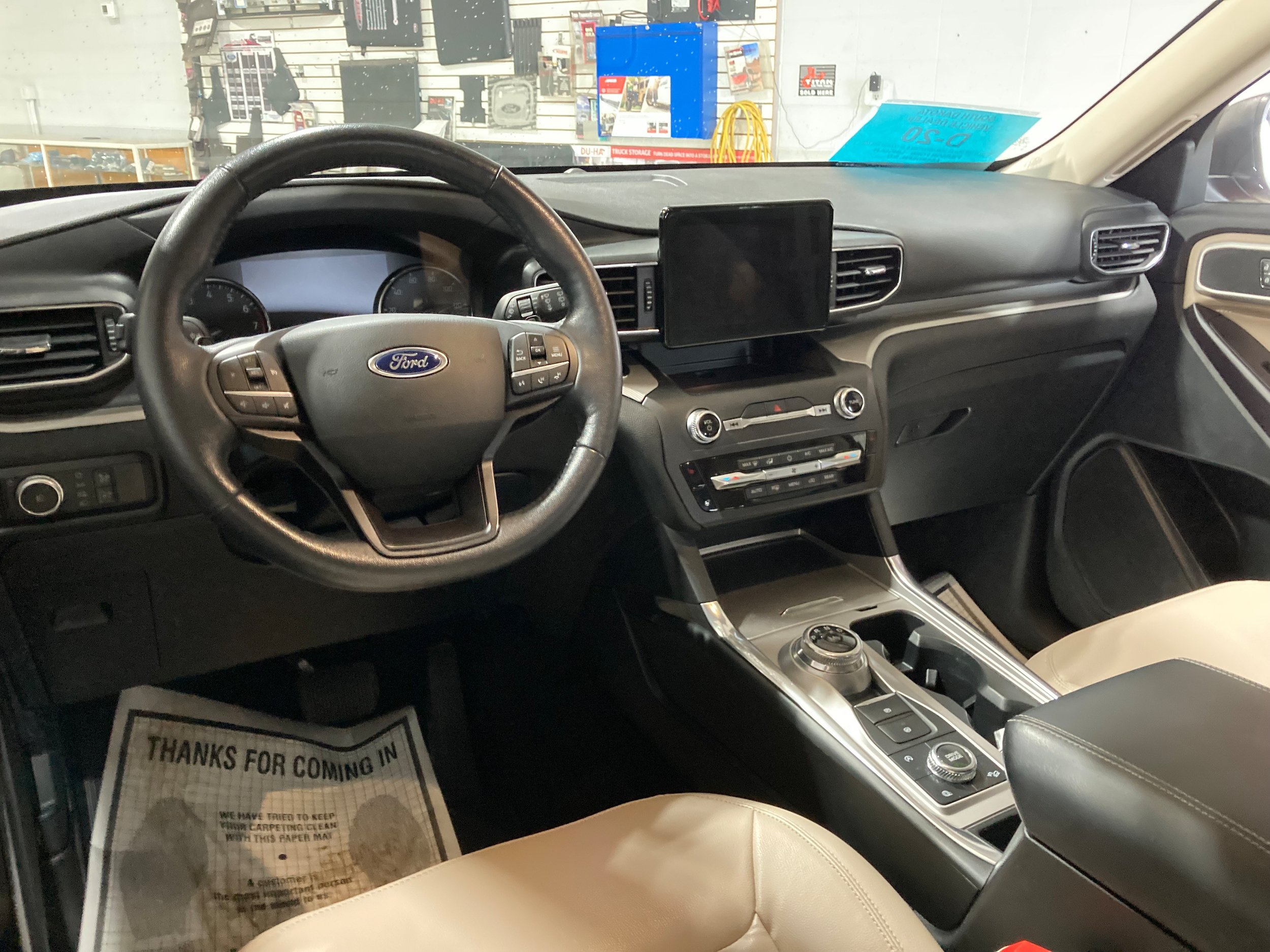 Used 2020 Ford Explorer XLT w/ Equipment Group 202A AWD/4WD image 19