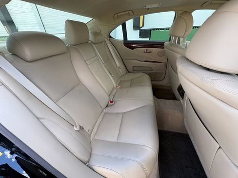 Used 2012 Lexus LS 460 w/ Luxury Value Edition RWD image 40