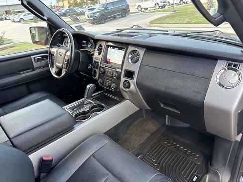 Used 2016 Ford Expedition Limited image 13