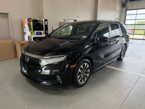 Used 2021 Honda Odyssey EX-L image 2