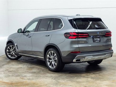 New 2026 BMW X5 xDrive50e w/ Climate Comfort Package image 16