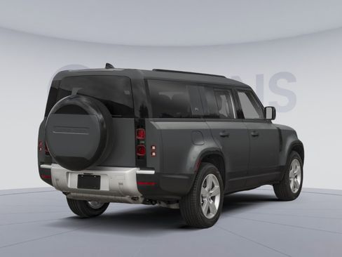 Used 2025 Land Rover Defender 130 S image 2