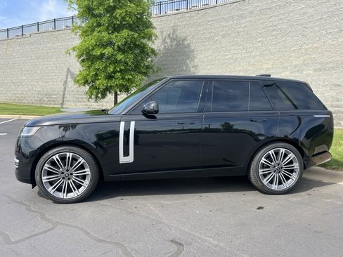 Used 2024 Land Rover Range Rover Autobiography image 4