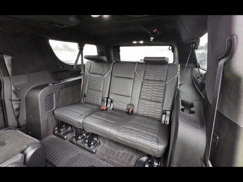 Used 2023 Cadillac Escalade ESV V image 5