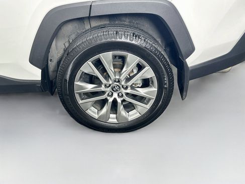 Used 2023 Toyota RAV4 XLE Premium FWD image 11