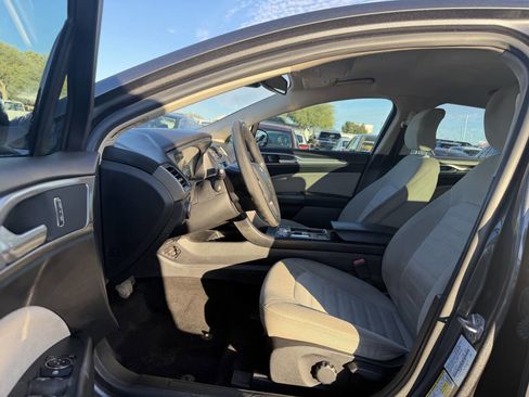 Used 2019 Ford Fusion S image 17