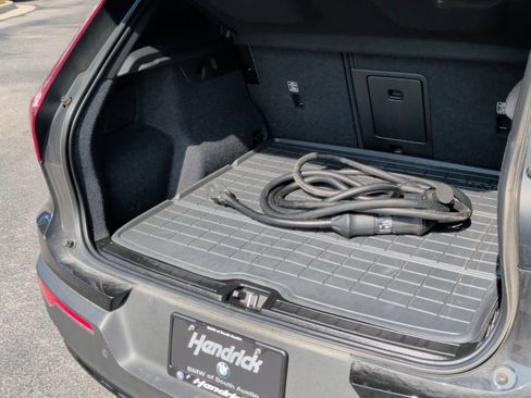 Used 2024 Volvo XC40 Recharge Ultimate w/ Protection Package Premier image 37