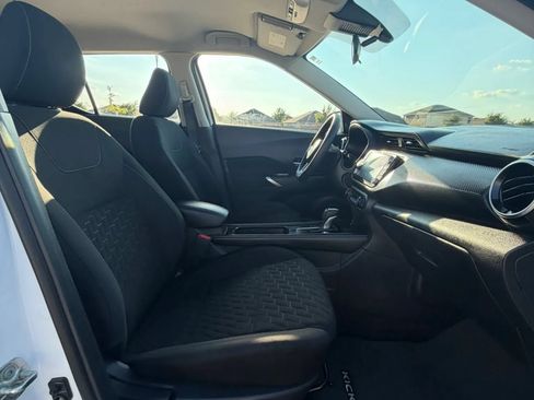 Used 2022 Nissan Kicks SV FWD image 22
