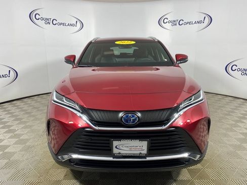 Certified 2022 Toyota Venza XLE image 2