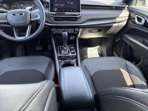 Used 2024 Jeep Compass Trailhawk image 21