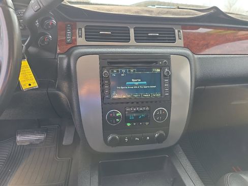 Used 2011 GMC Sierra 2500 SLT w/ SLT Convenience Package image 38