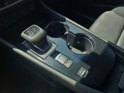 Certified 2024 Nissan Rogue SV FWD image 25