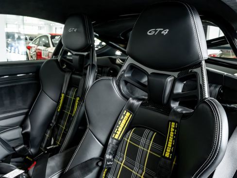 Used 2020 Porsche 718 Cayman GT4 RWD image 15