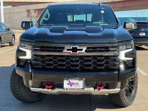 Used 2023 Chevrolet Silverado 1500 ZR2 w/ Technology Package image 3