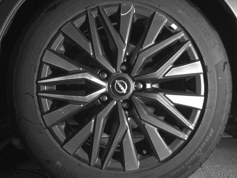 Used 2025 Nissan Altima 2.5 SV FWD image 14