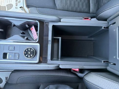 Used 2024 Nissan Pathfinder SV image 23