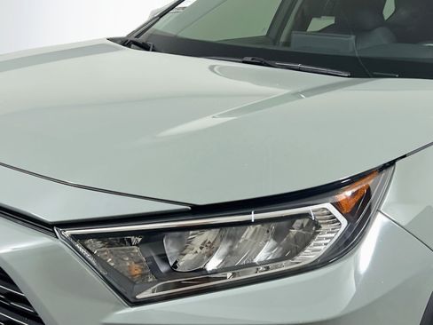Used 2021 Toyota RAV4 XLE FWD image 11