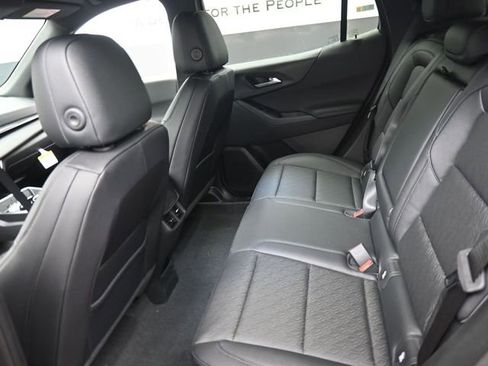 New 2026 Chevrolet Equinox LT w/ Convenience Package II FWD image 9