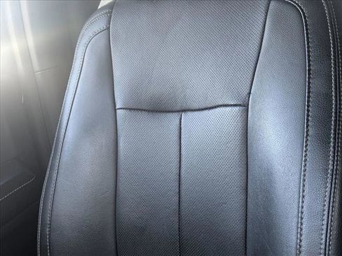 Used 2018 Ford F150 Lariat w/ Equipment Group 502A Luxury image 8