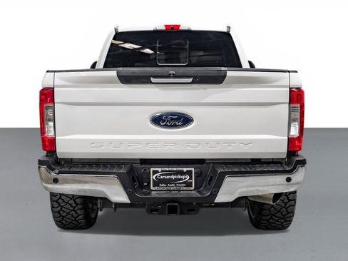 Used 2019 Ford F250 Lariat w/ Lariat Value Package AWD/4WD image 7