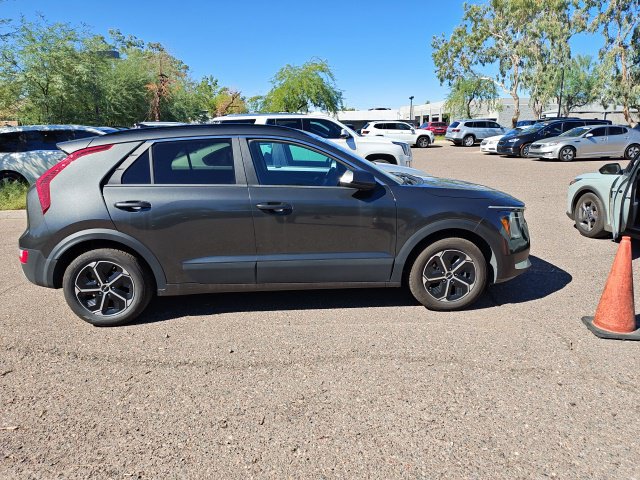 Used 2025 Kia Niro LX FWD image 8
